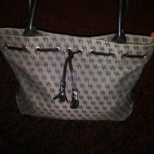 Dooney & Bourke